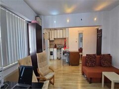 Calea Calarasilor, Universitatea Hyperion, Garsoniera decomandata, bloc mixt